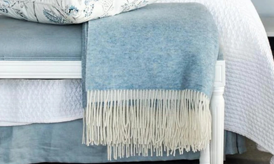 7 Clever Tips for Styling With Throws